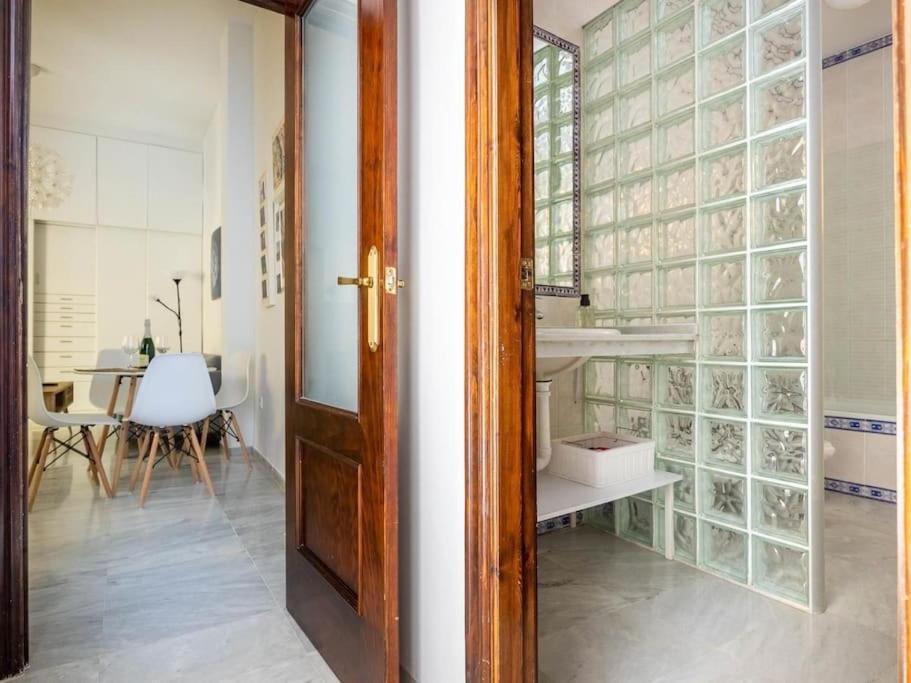Aitana En Alvarez Quintero Seville Exterior photo
